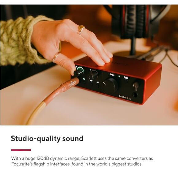 Focusrite Scarlett Solo Studio 4th Gen USB Audio Interface, Condenser Microphone - Picture 4 of 5